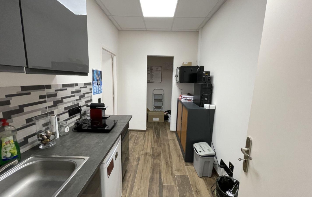SOLEANA IMMOBILIER : Local / Bureau | MARSEILLE (13012) | 120 m2 | 2 000 &euro; 