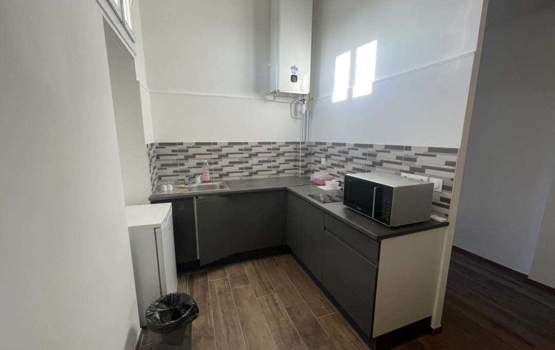 SOLEANA IMMOBILIER : Local / Bureau | MARSEILLE (13012) | 120 m2 | 2 000 &euro; 
