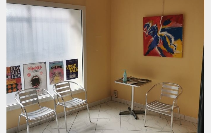 Local commercial   SETE  16 m2 323 € 
